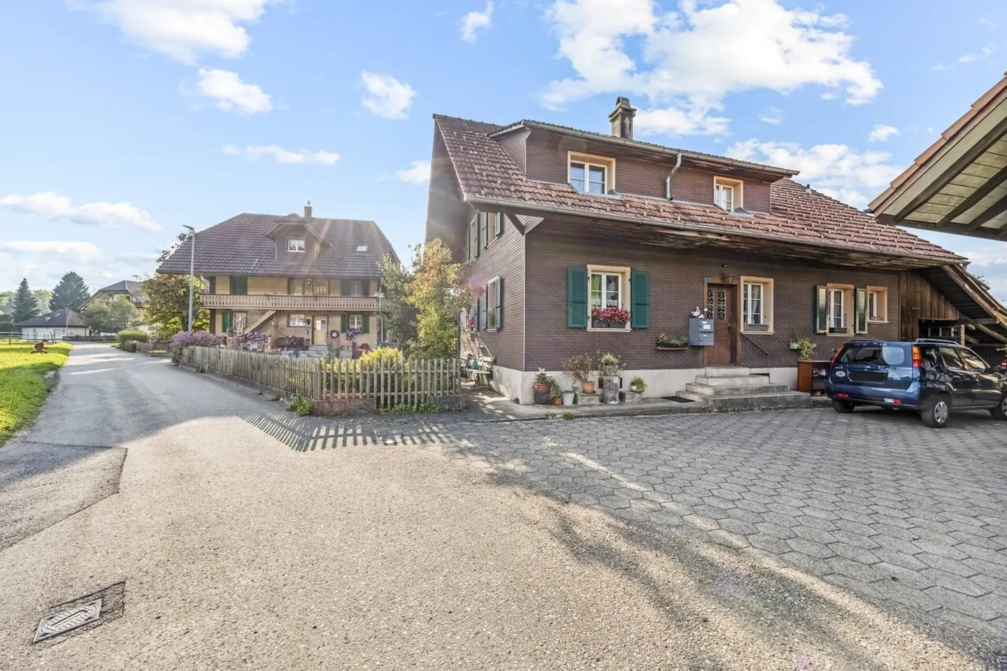 7-room house - Photo 1 of 8