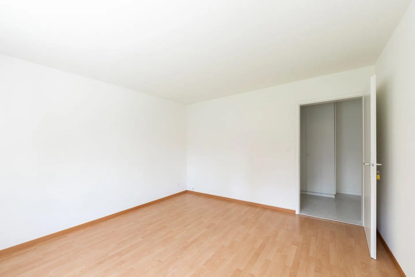 Renting without Deposit - Welcome Home - Photo 8 of 8