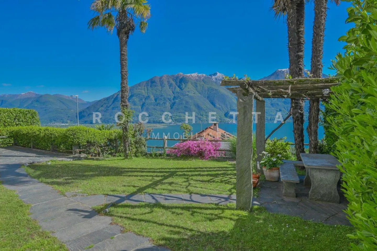 Villa Bifamiliare con fantastica vista sul Lago Maggiore - Foto 3 di 15