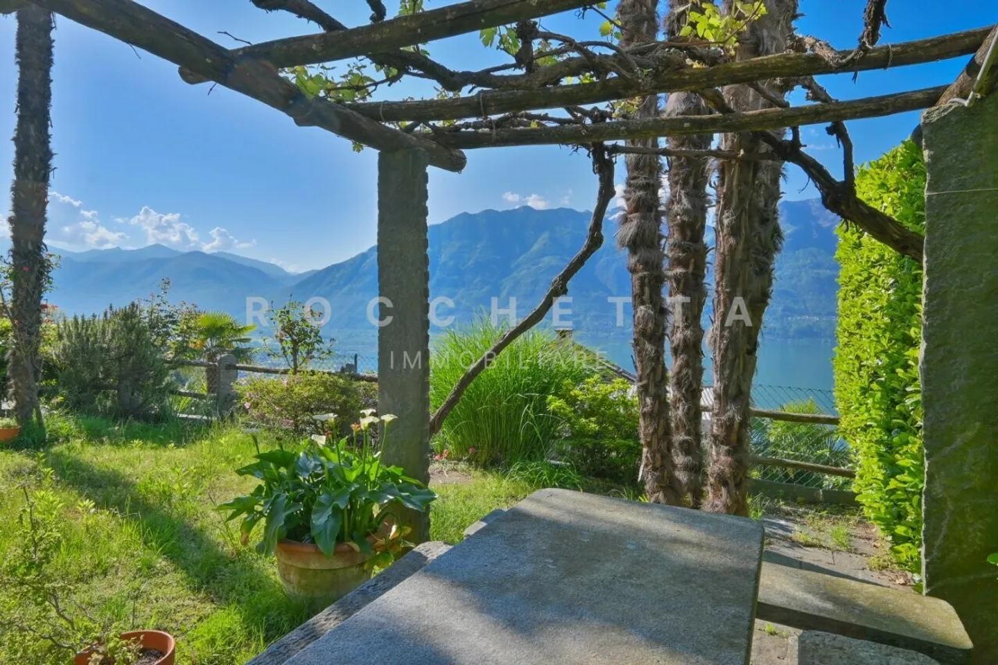 Villa Bifamiliare con fantastica vista sul Lago Maggiore - Foto 5 di 15