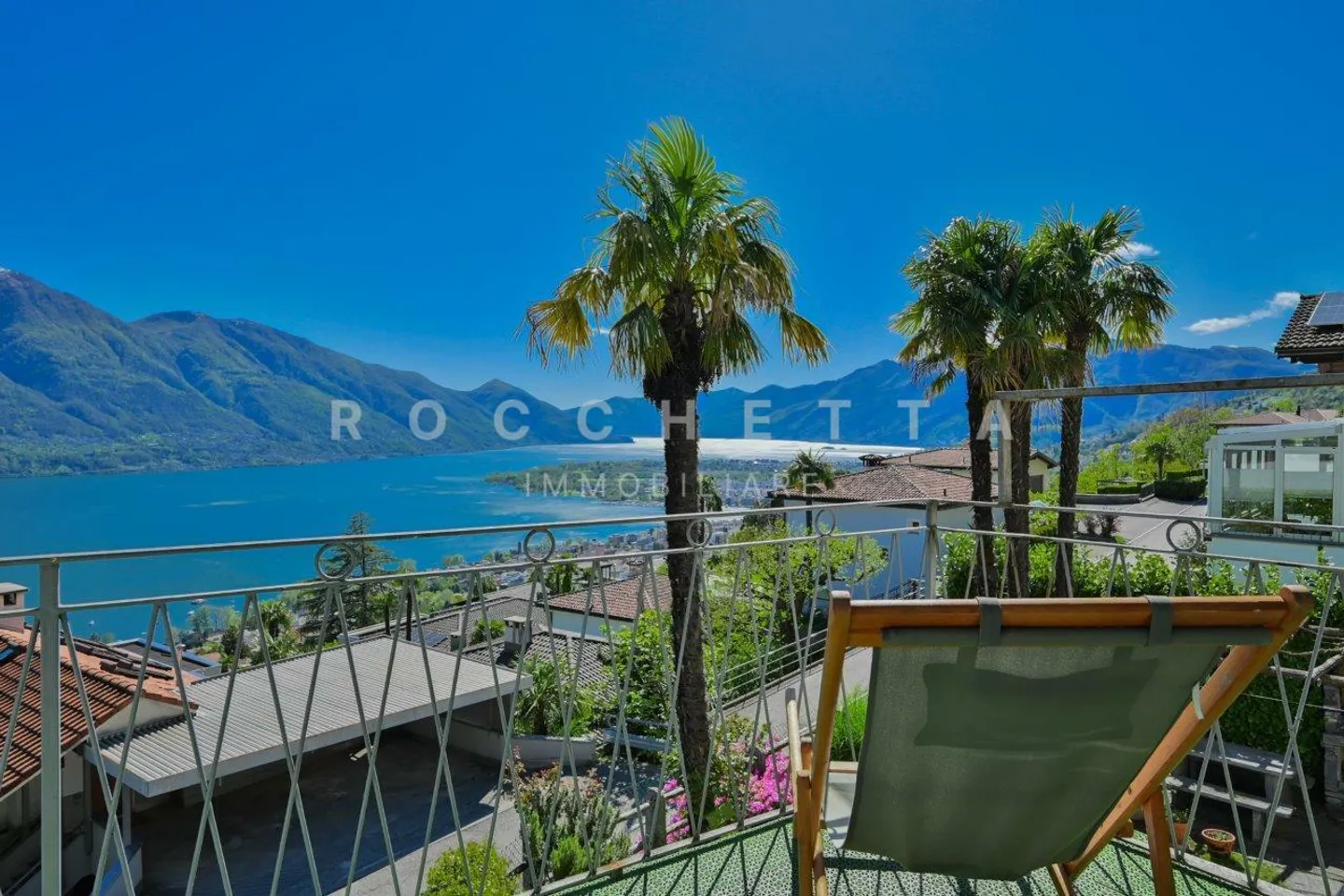 Villa Bifamiliare con fantastica vista sul Lago Maggiore - Foto 1 di 15