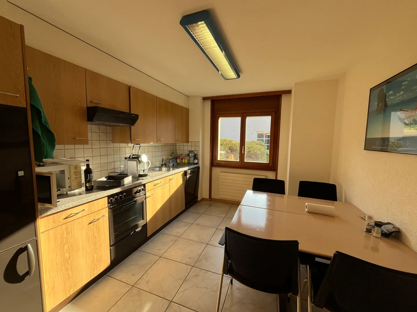 Büros mit etwa 132m2, Terrasse und Garten - Foto 7 von 9