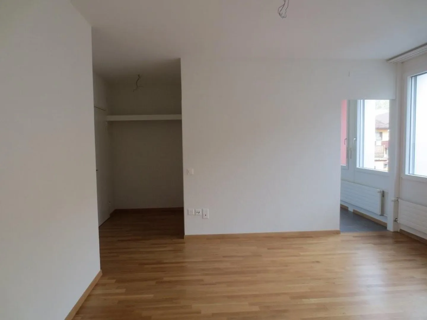 Bright and spacious 2-room apartment in the heart of Lengnau - Photo 4 of 7