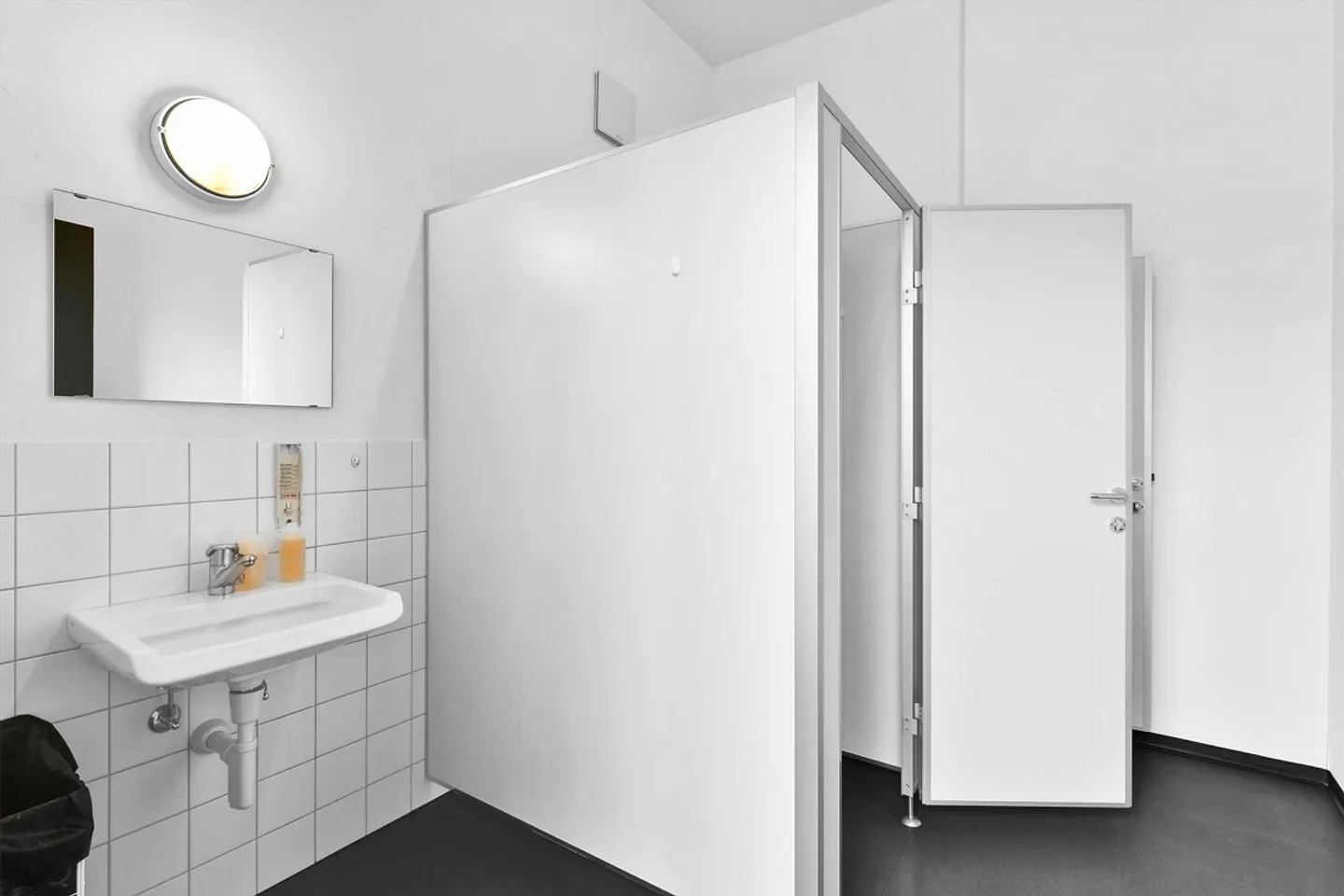 Lukrative Büro, Labor- und Gewerberäume zu mieten - Foto 13 von 13