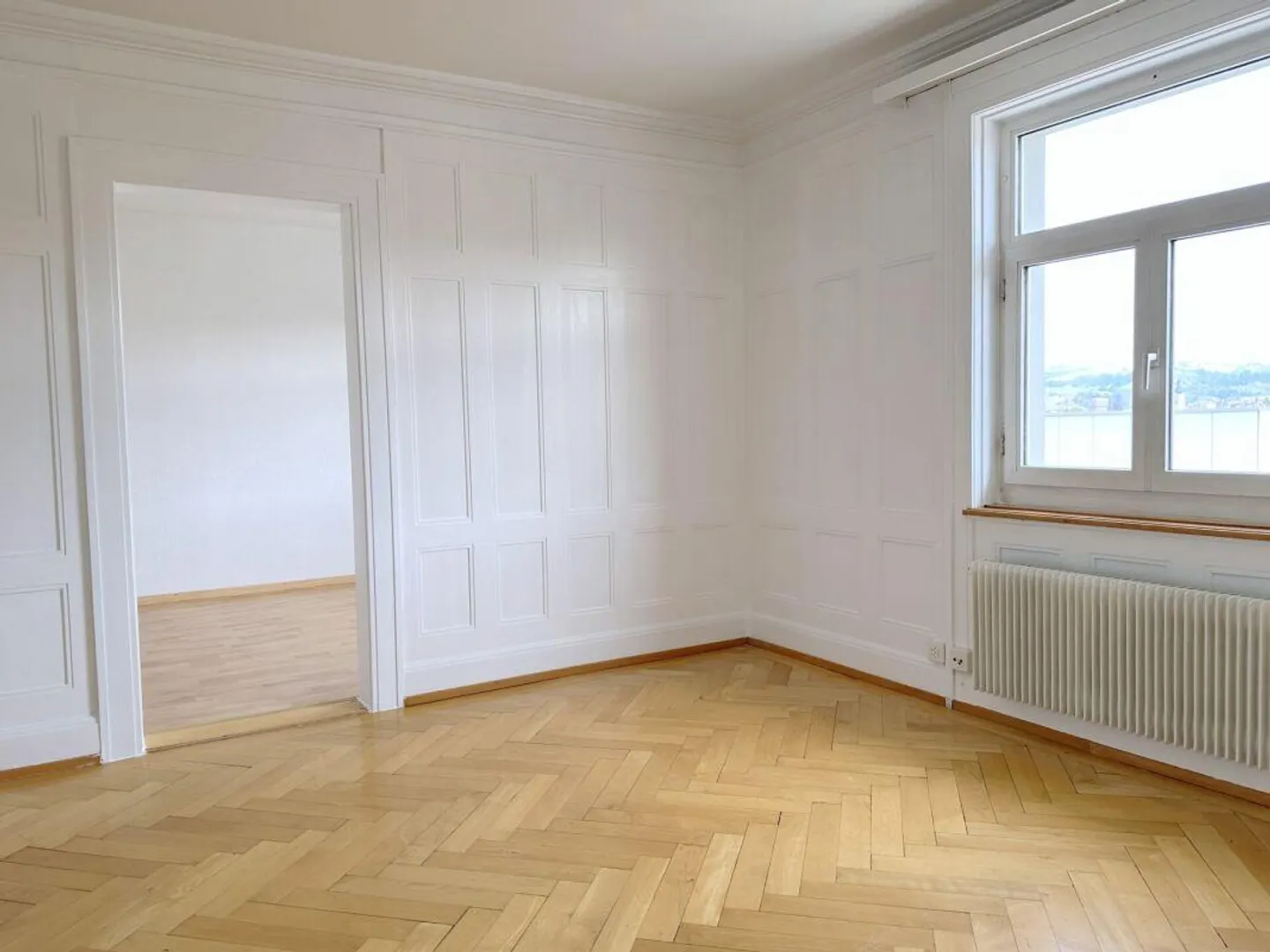 Charmante appartement sous les toits d'un ancien bâtiment - Photo 4 sur 14