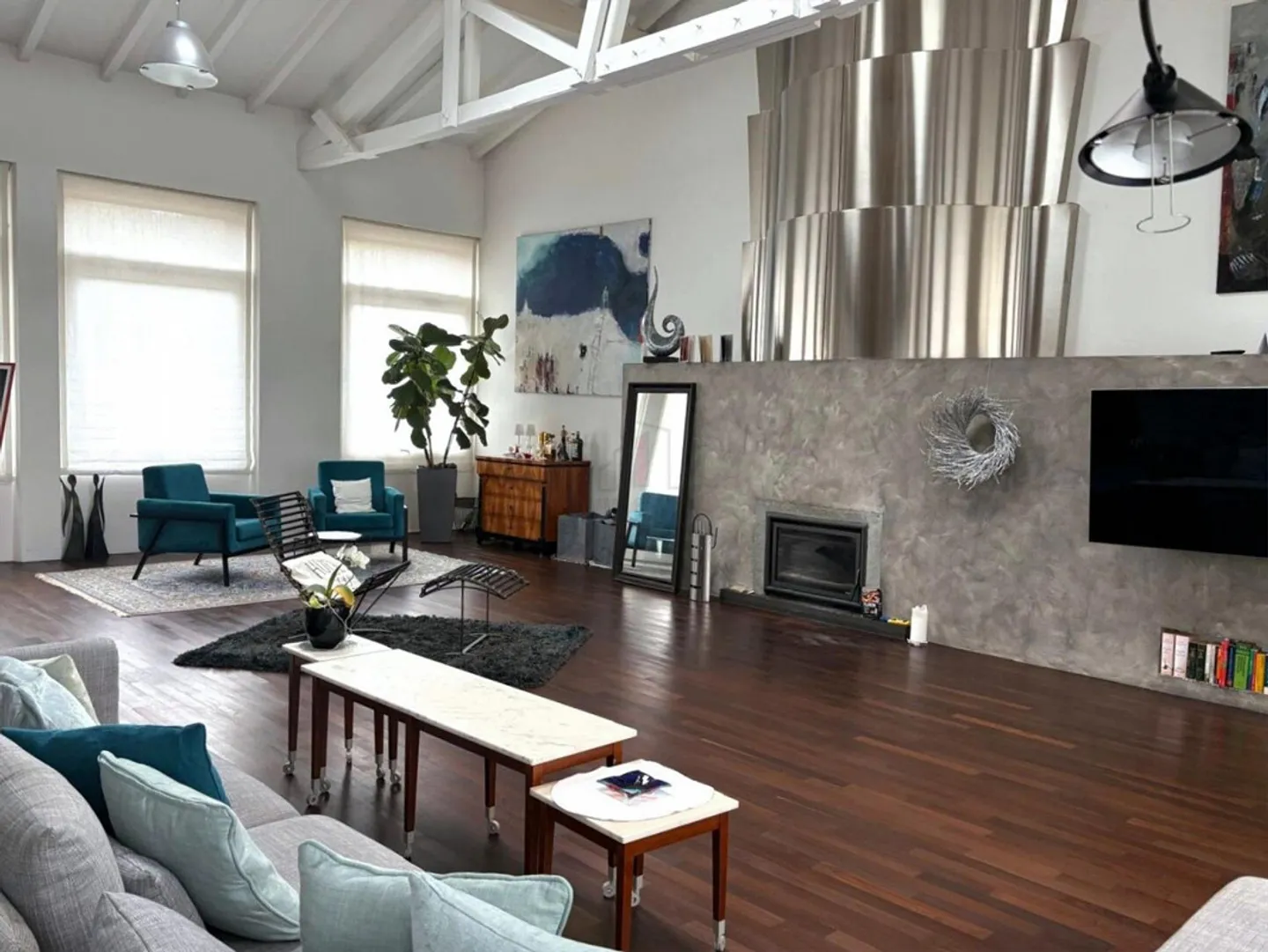 MAGNIFICENT LOFT AT A NEW PRICE - Photo 2 of 9