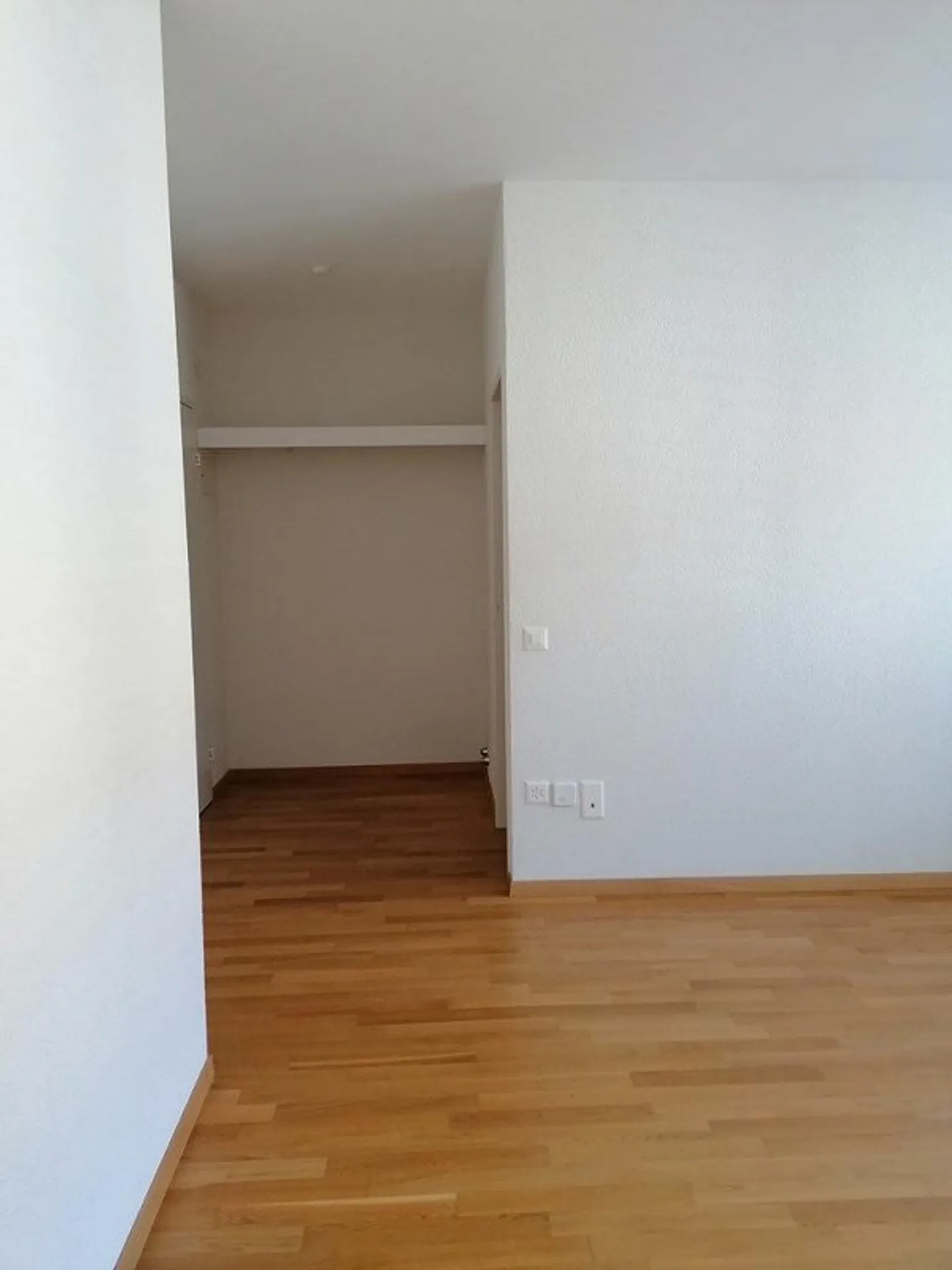Bright and spacious 2-room apartment in the heart of Lengnau - Photo 7 of 7