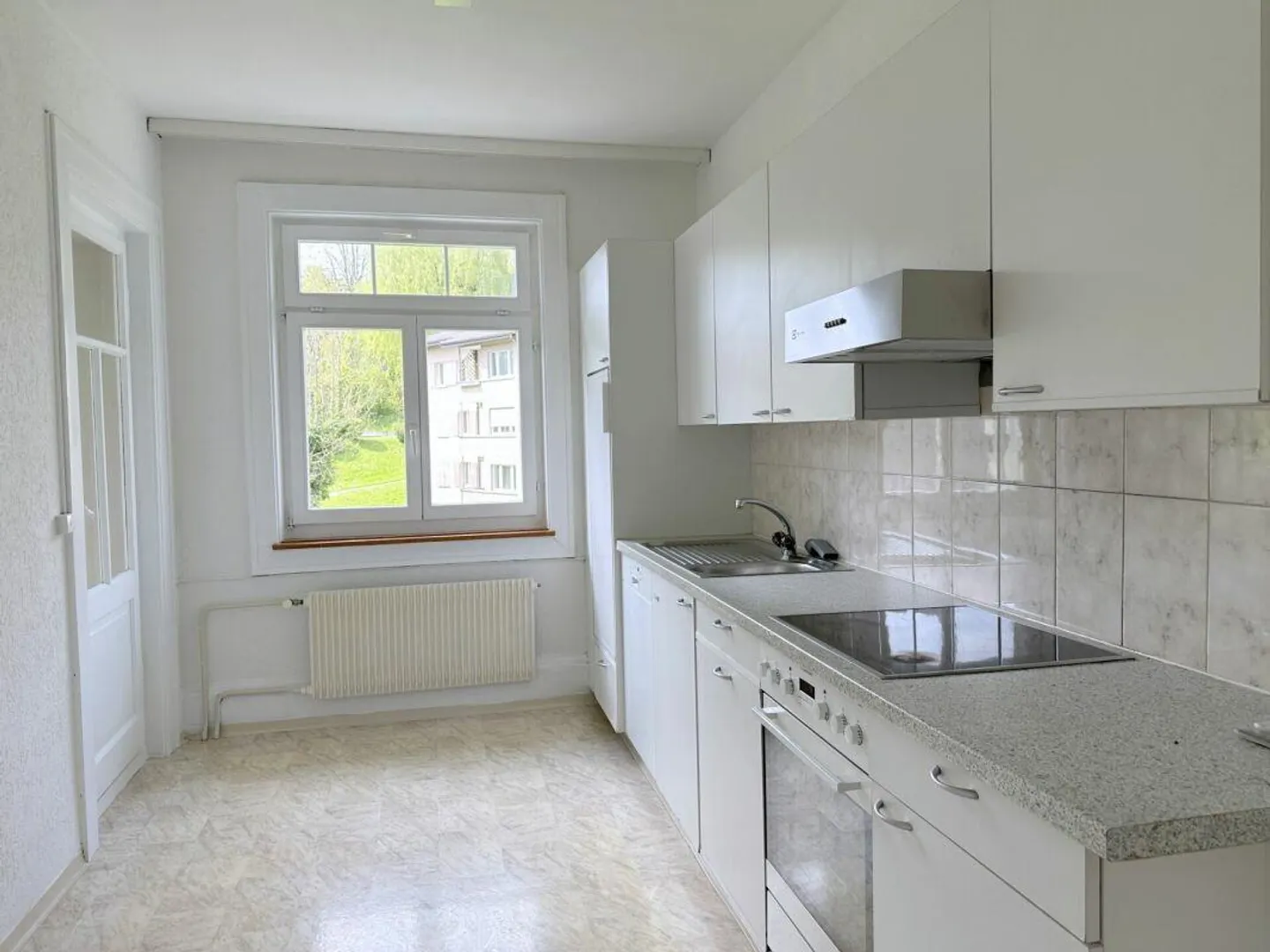 Charmante appartement sous les toits d'un ancien bâtiment - Photo 11 sur 14
