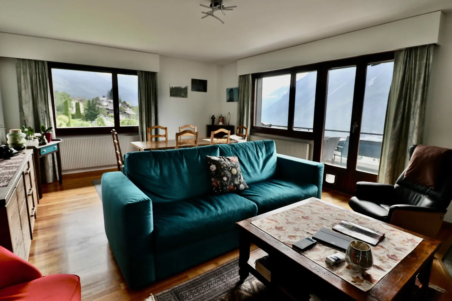 Venthône - Magnificent 146 m2 crossing apartment - Photo 3 of 27