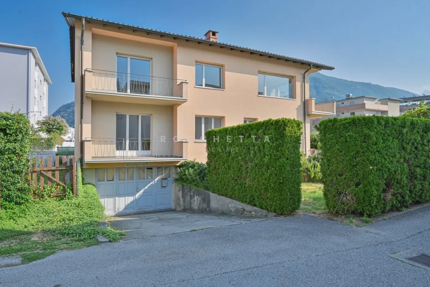 Duplex spazioso con giardino - Foto 1 di 16