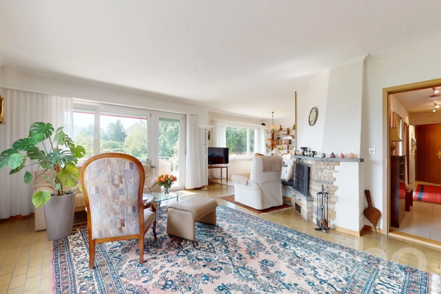 Affascinante casa plurifamiliare su grande proprietà con vista panoramica - Foto 4 di 12