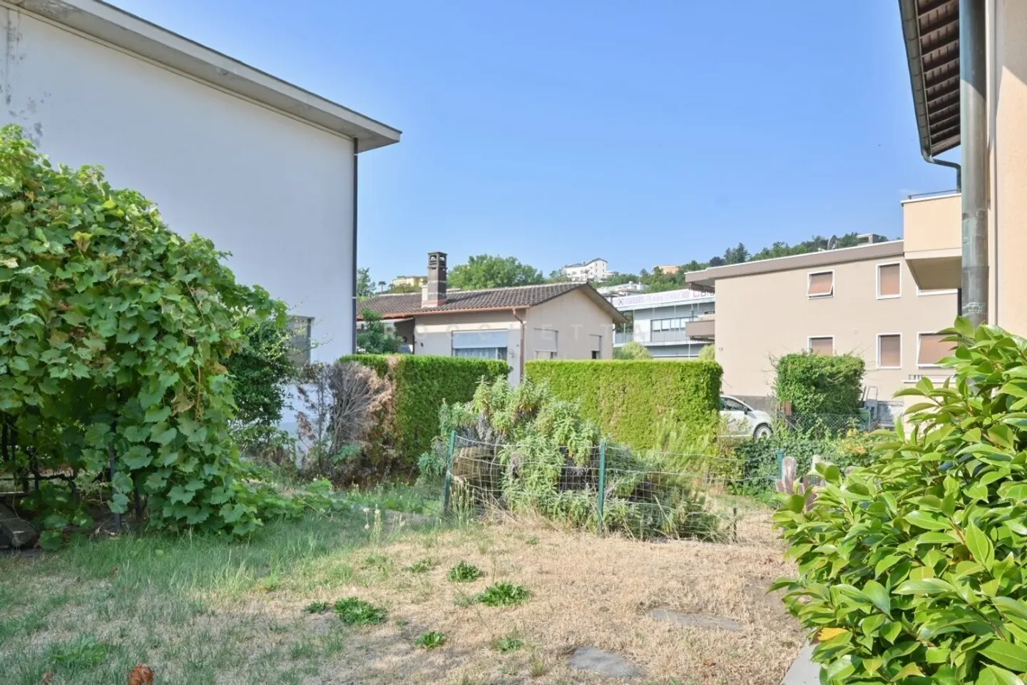 Duplex spazioso con giardino - Foto 12 di 16