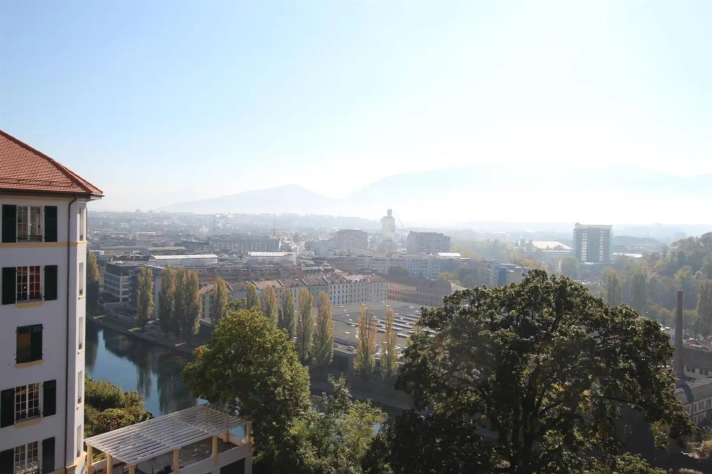 Attique Charmant avec Vue sur Genève - Photo 7 sur 9