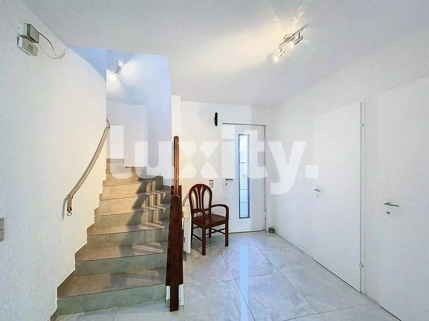 Villa élégante avec grand jardin et studio privé, un havre de paix. - Photo 5 sur 8