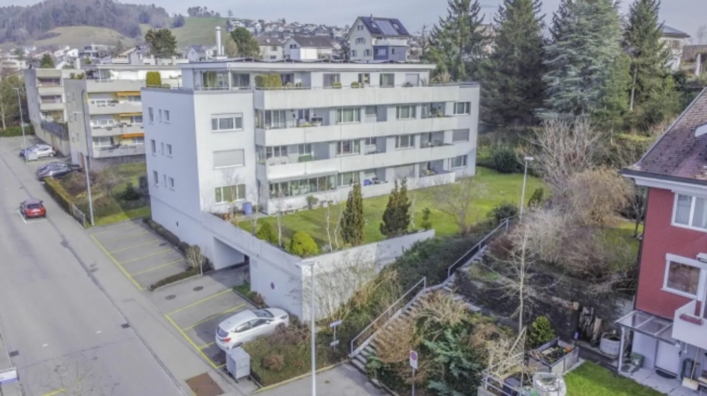 «Ruhige und gemütliche 2.5-Zimmer-Wohnung mit Sitzplatz» - Foto 2 von 10