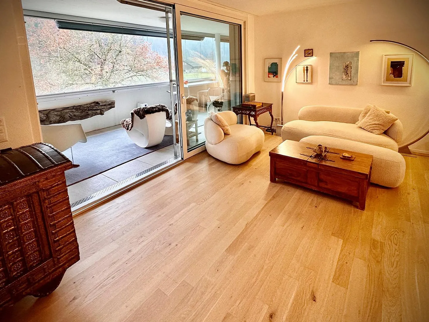 Appartamento moderno di 4,5 stanze con ampio balcone vetrato e locale di deposito - Foto 3 di 13