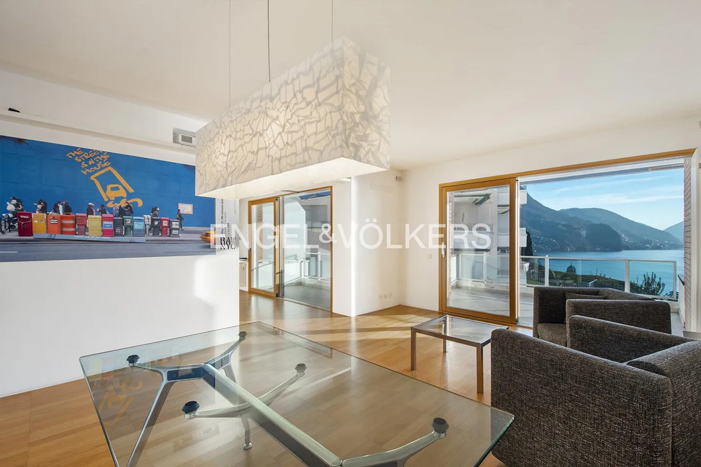 Appartamento completamente ristrutturato con vista lago mozzafiato - Foto 3 di 8