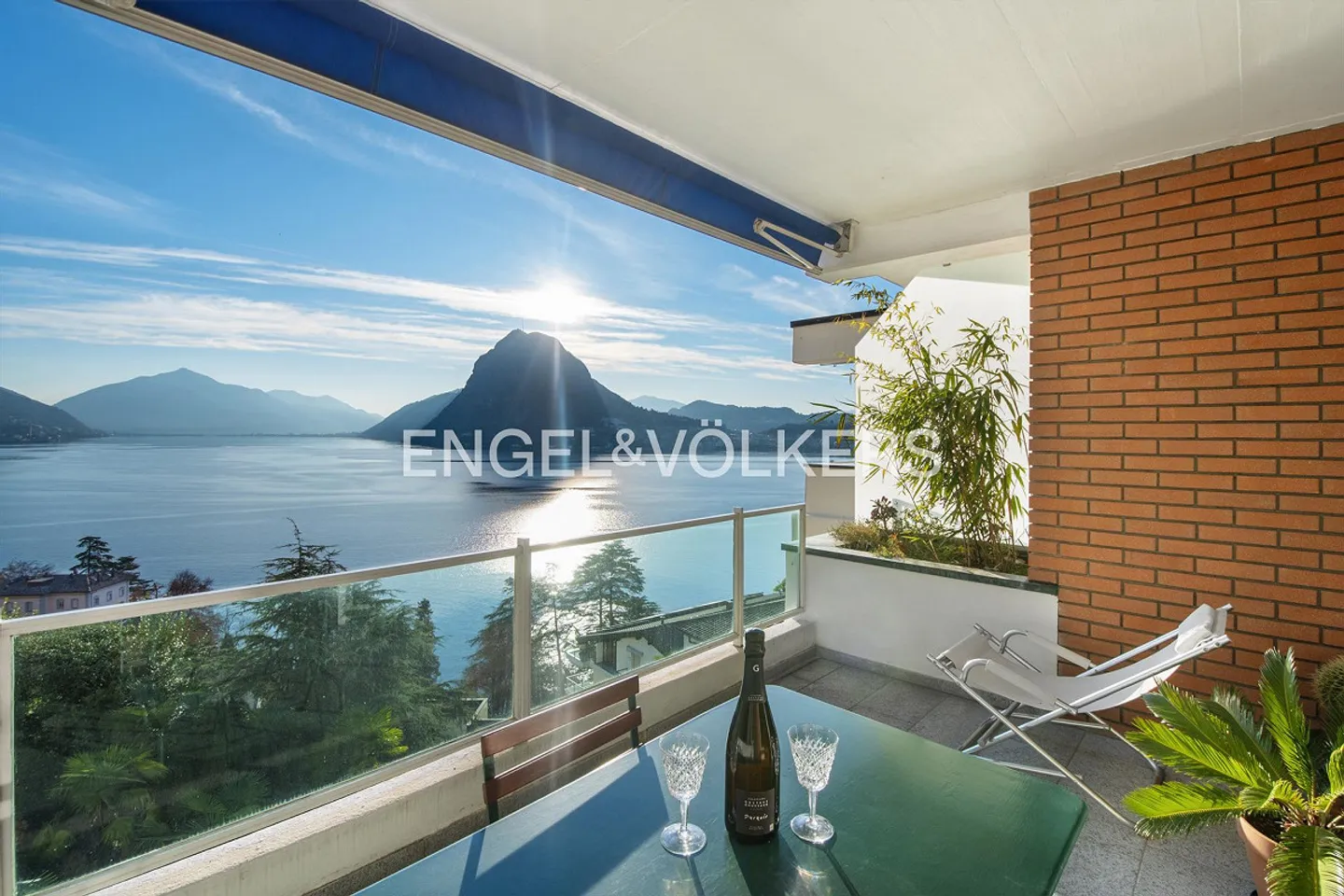 Appartamento completamente ristrutturato con vista lago mozzafiato - Foto 1 di 8