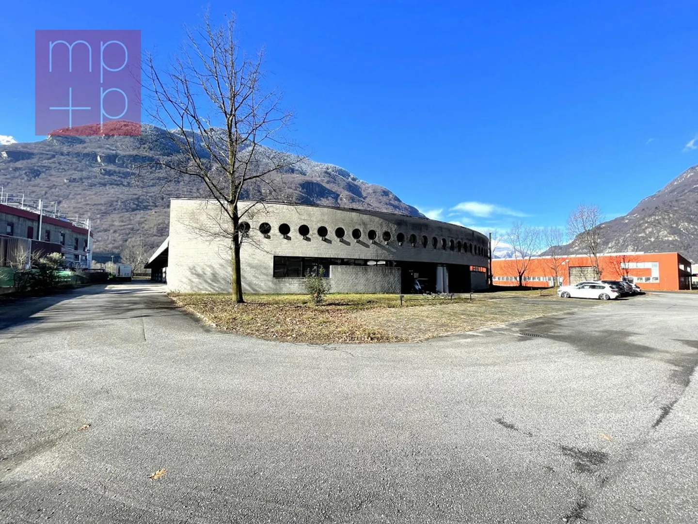 Capannone industriale a Biasca - Foto 1 di 8