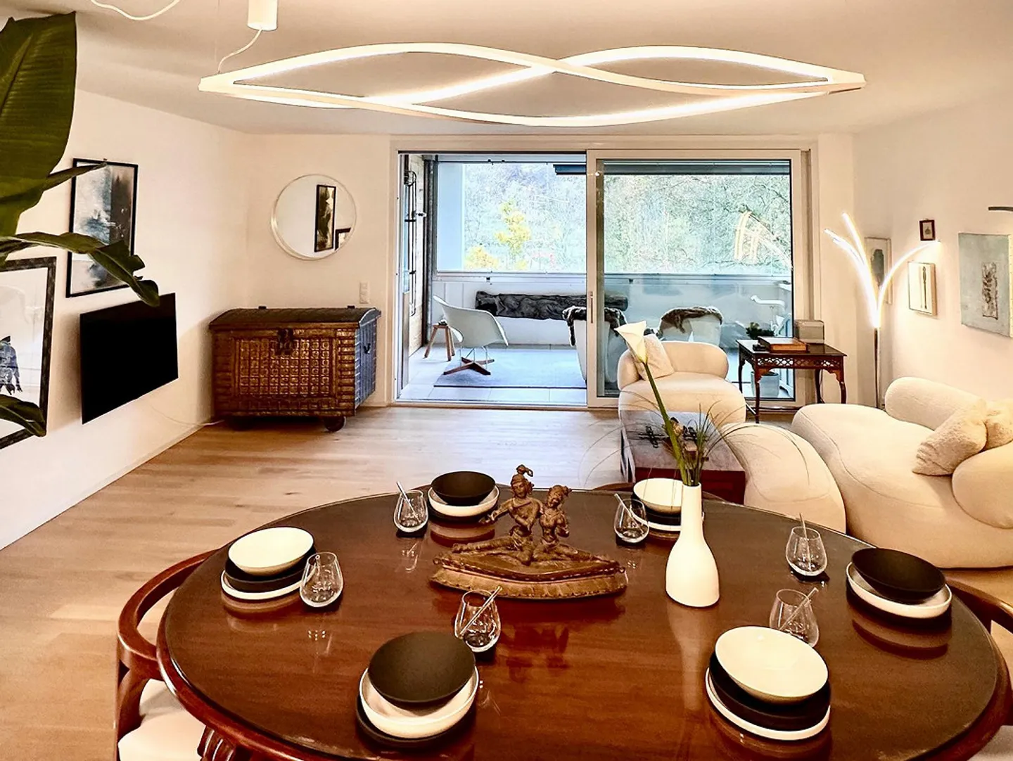 Appartamento moderno di 4,5 stanze con ampio balcone vetrato e locale di deposito - Foto 2 di 13