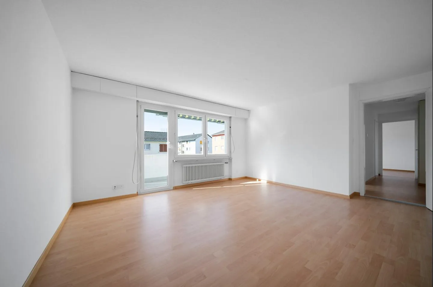 Central, well-kept and affordable – Your new home is waiting - Photo 2 of 9