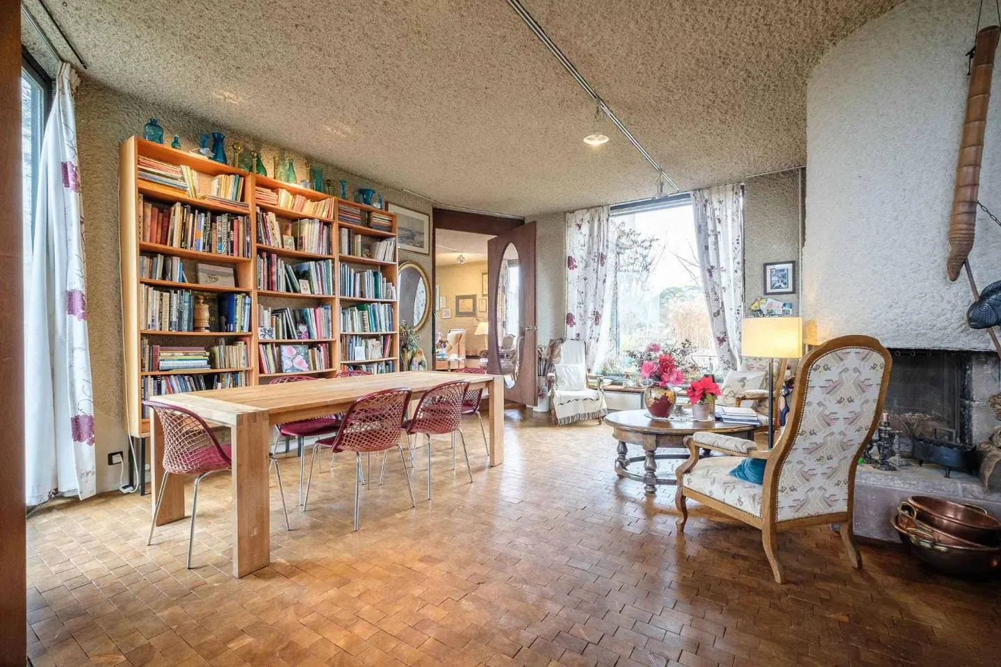 CO-ESCLUSIVITÀ - Villa architettonica atipica nel cuore della campagna ginevrina - Foto 2 di 13