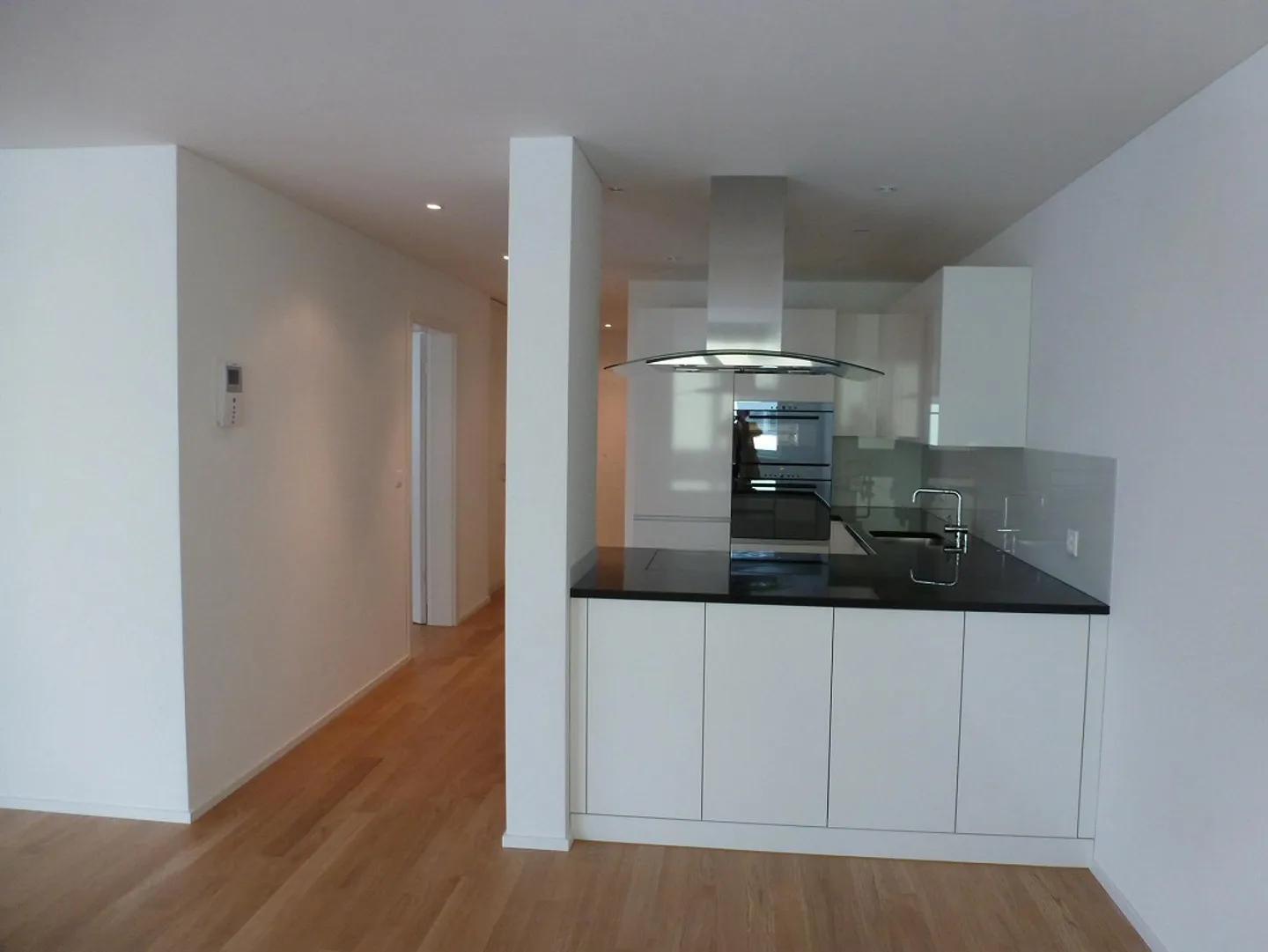 Appartamento 3 1/2 locali, come nuovo a Goldau - Foto 4 di 11
