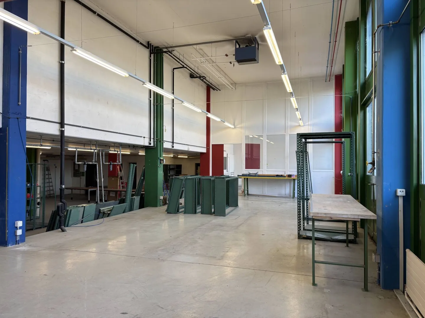 Atelier à louer - Photo 2 sur 7