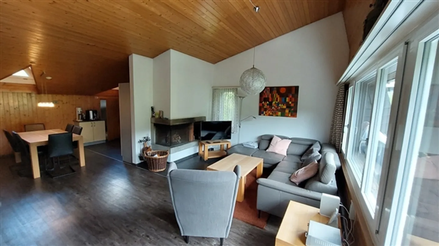 Appartement de vacances attrayant de 5,5 pièces avec caractère de maison individuelle - Photo 1 sur 15