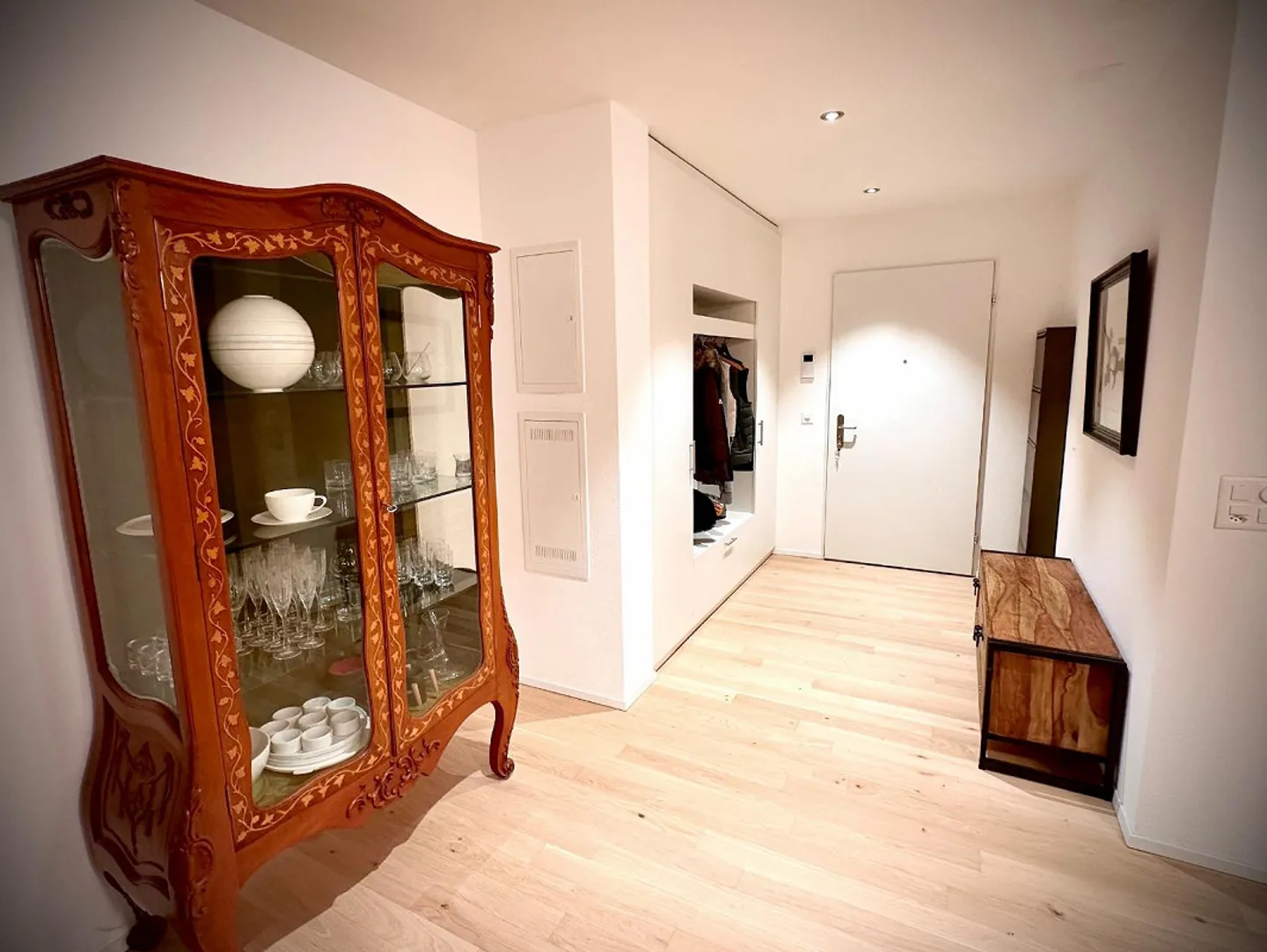 Appartamento moderno di 4,5 stanze con ampio balcone vetrato e locale di deposito - Foto 6 di 13