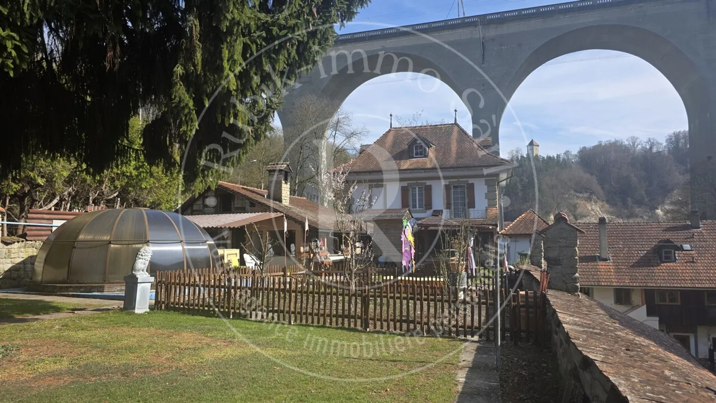 Charmantes Stadthaus nur wenige Schritte von der Sarine entfernt - Foto 2 von 4
