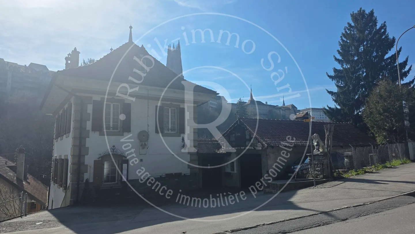 Charmantes Stadthaus nur wenige Schritte von der Sarine entfernt - Foto 1 von 4