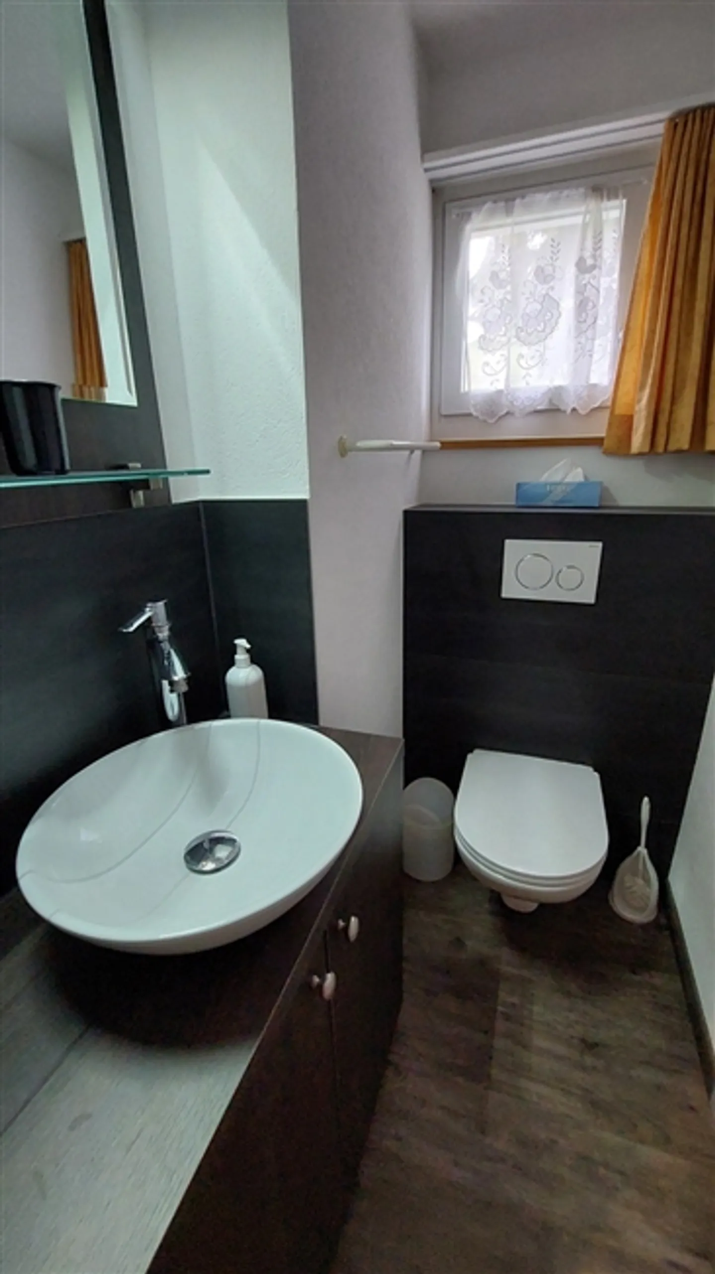 Appartement de vacances attrayant de 5,5 pièces avec caractère de maison individuelle - Photo 11 sur 15