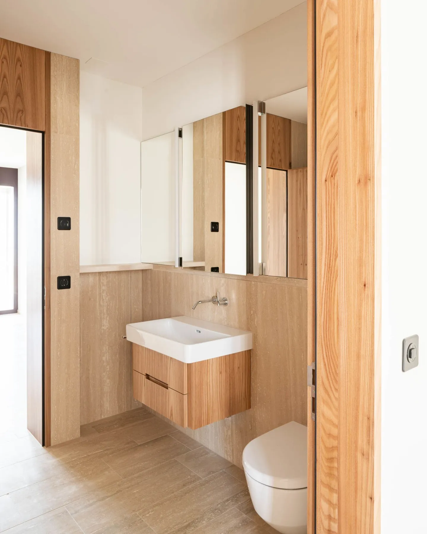 Appartement exclusif avec parc spacieux et accès privé au lac - Photo 4 sur 8