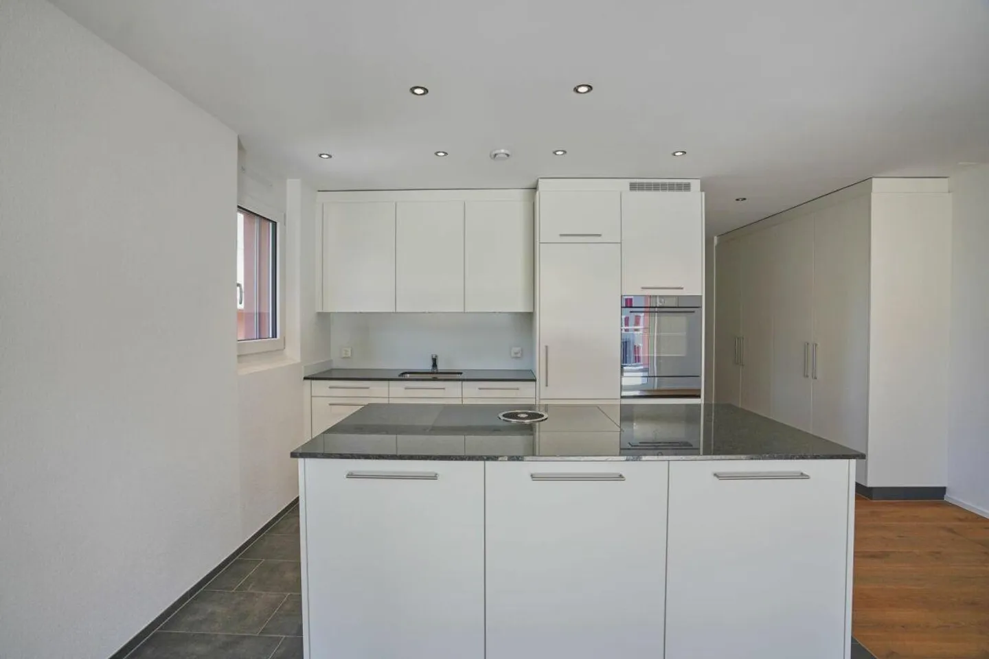 Modernes Wohnen in ruhigem Wohnquartier mit Sitzplatz - Foto 1 von 13