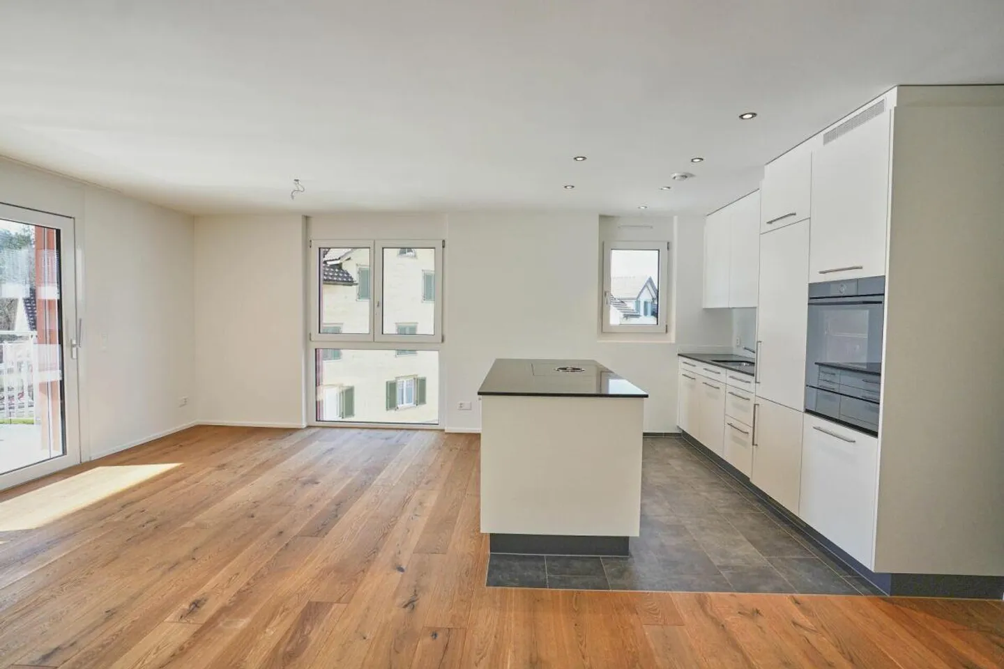 Modernes Wohnen in ruhigem Wohnquartier mit Sitzplatz - Foto 3 von 13