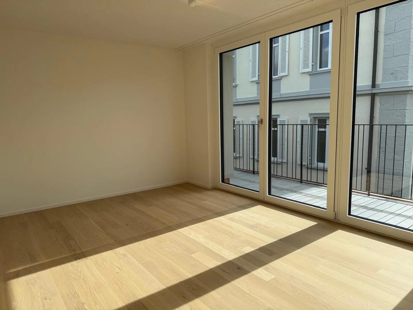 Maison de ville neuve avec appartement en duplex moderne de 3,5 pièces ! - Photo 5 sur 8