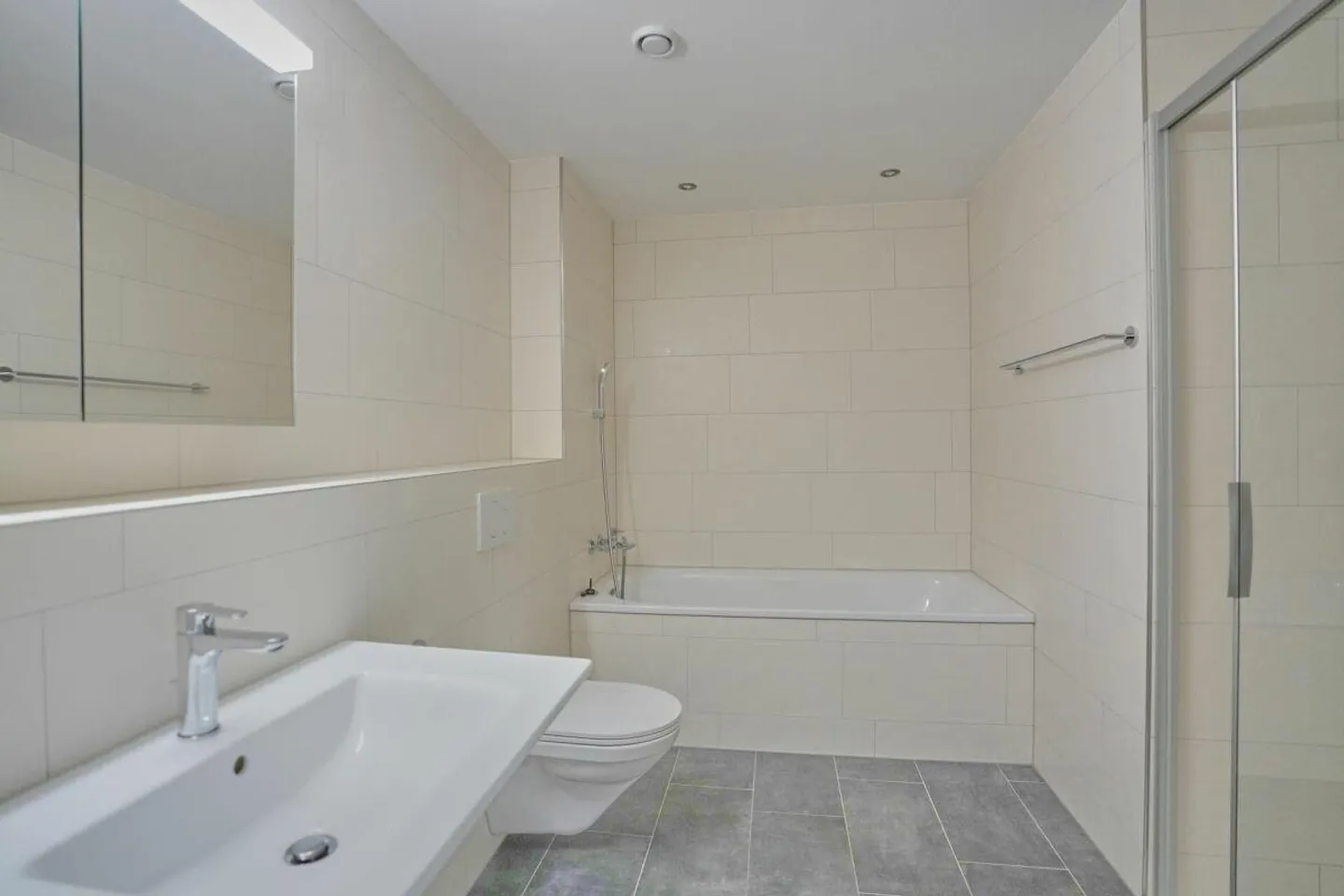 Modernes Wohnen in ruhigem Wohnquartier mit Sitzplatz - Foto 9 von 13