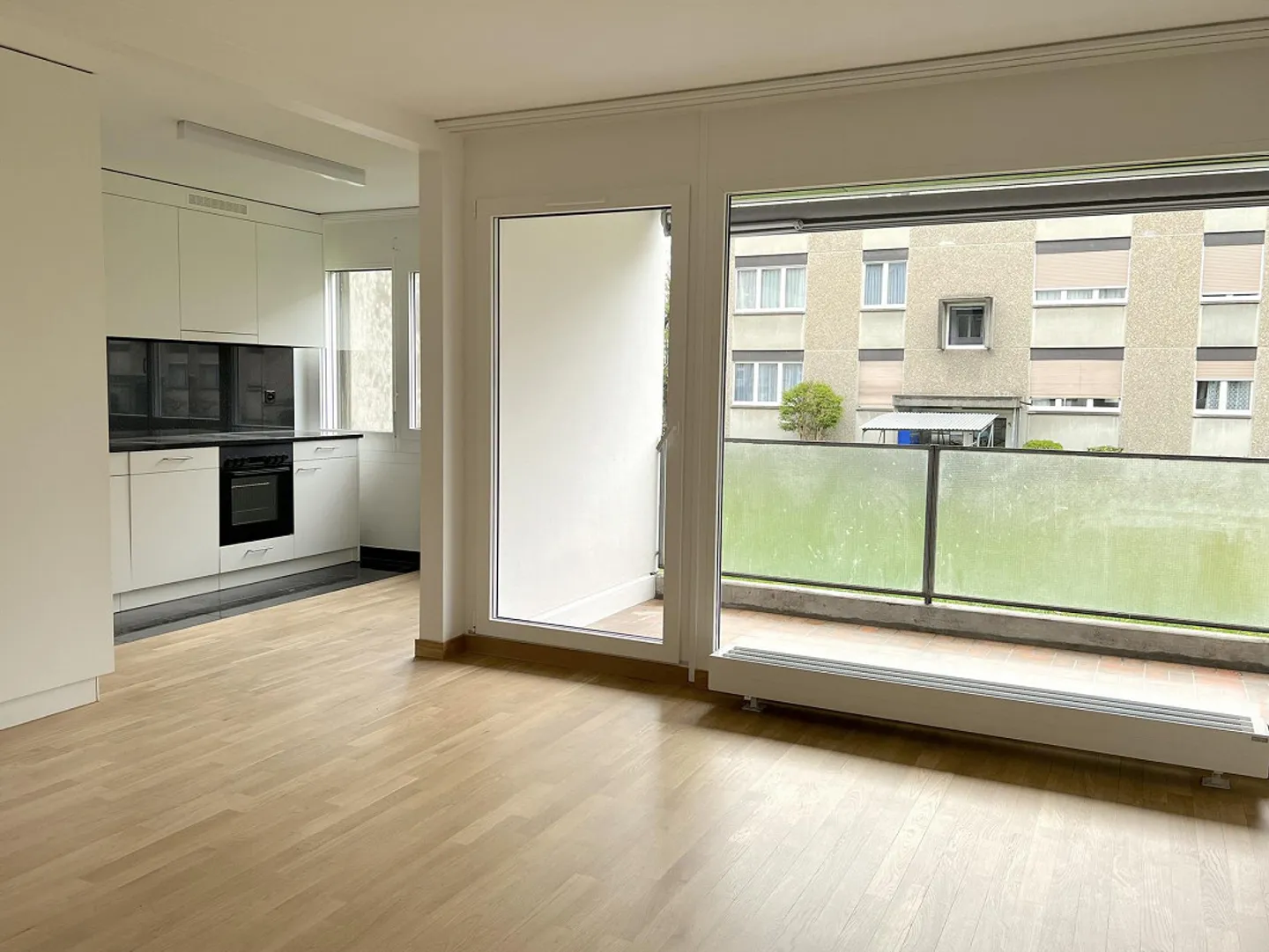 Ampio appartamento di 4,5 stanze al piano terra - Foto 1 di 8