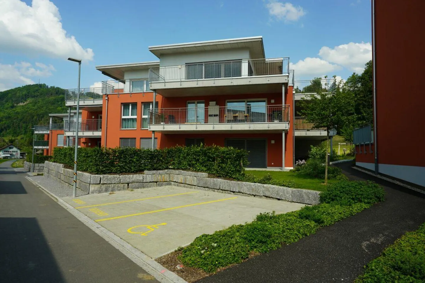 Modernes Wohnen in ruhigem Wohnquartier mit Sitzplatz - Foto 13 von 13