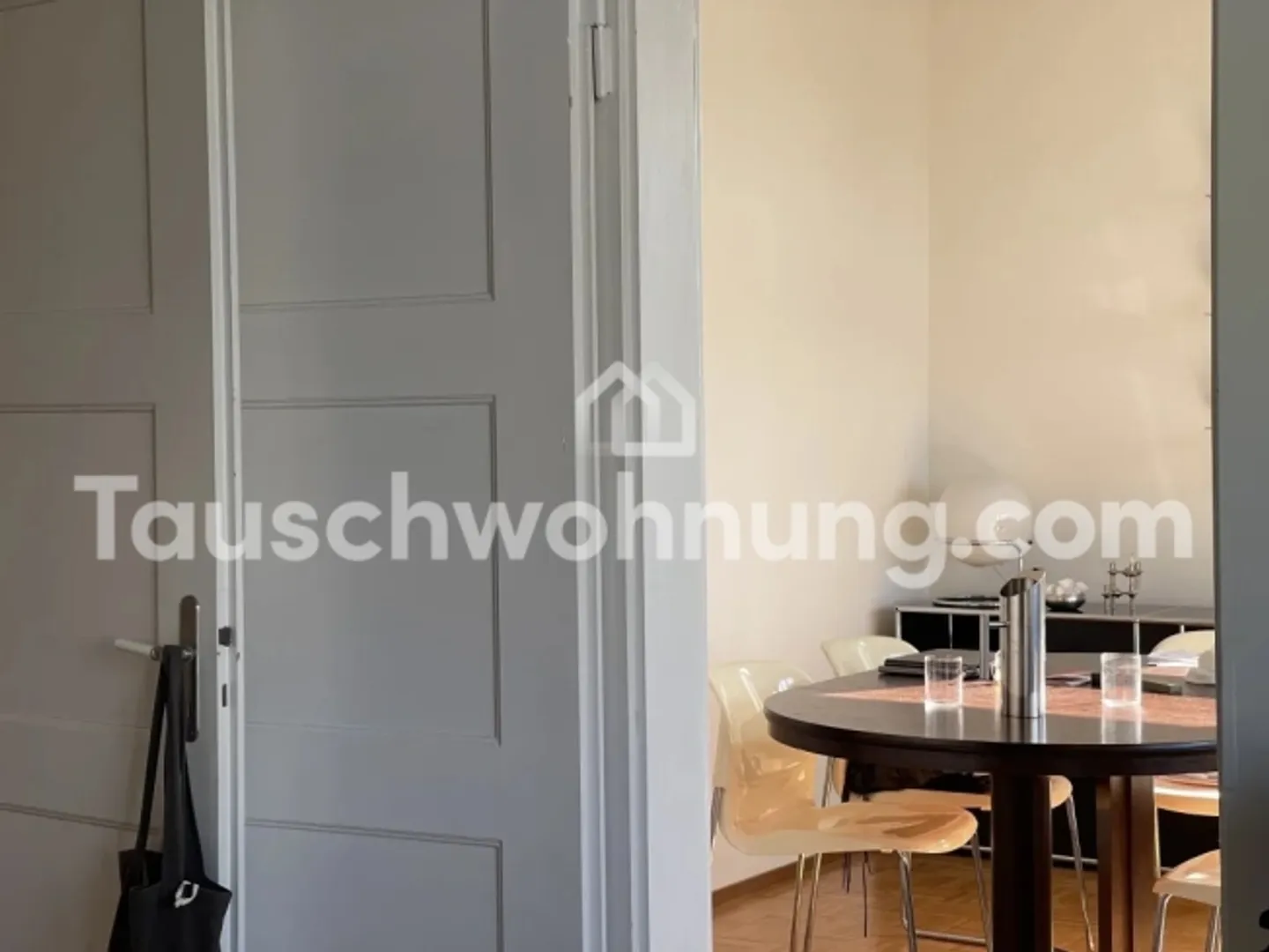 Bright old-style apartment with a view over the city - Photo 2 of 5