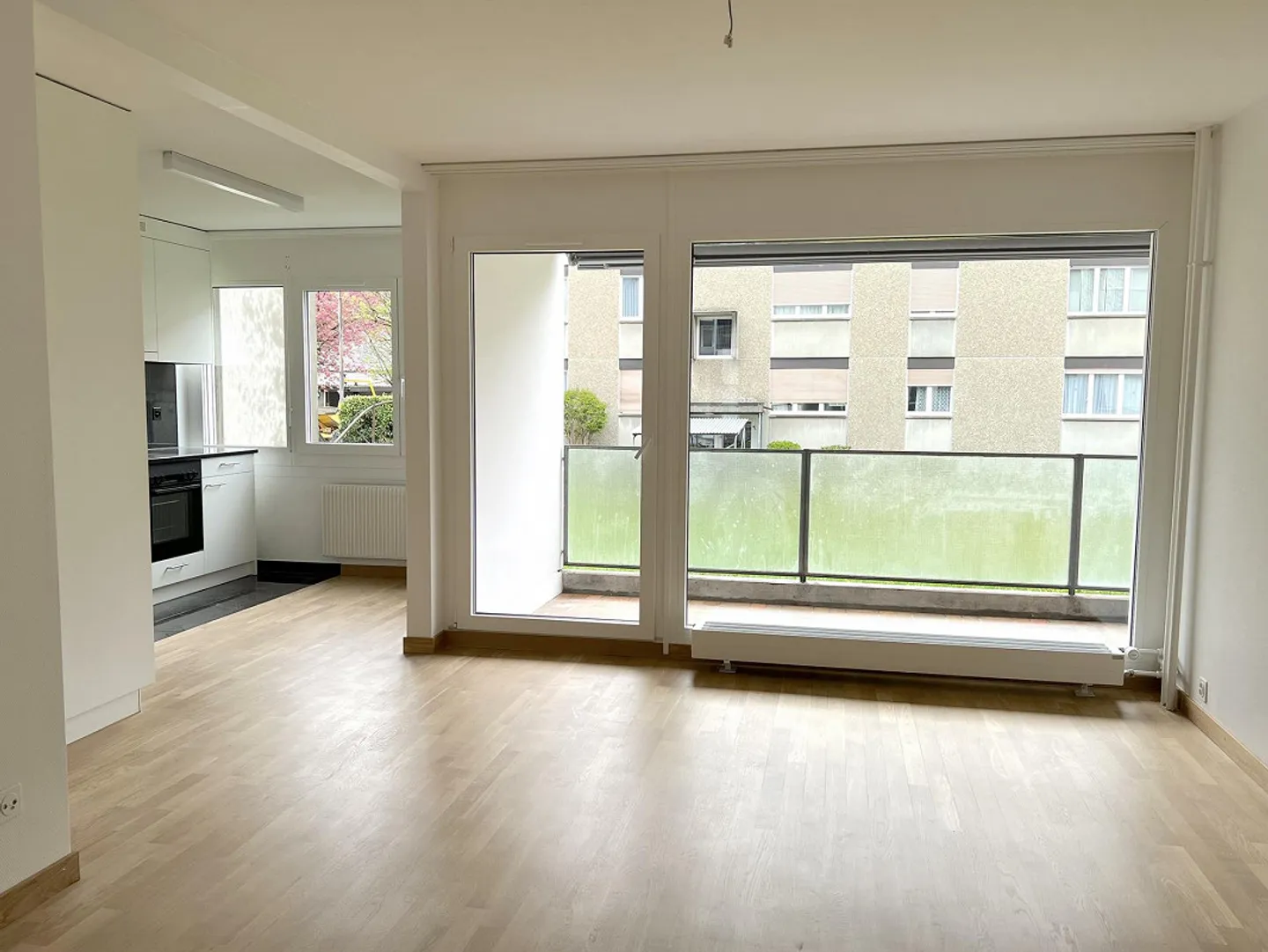 Ampio appartamento di 4,5 stanze al piano terra - Foto 5 di 8