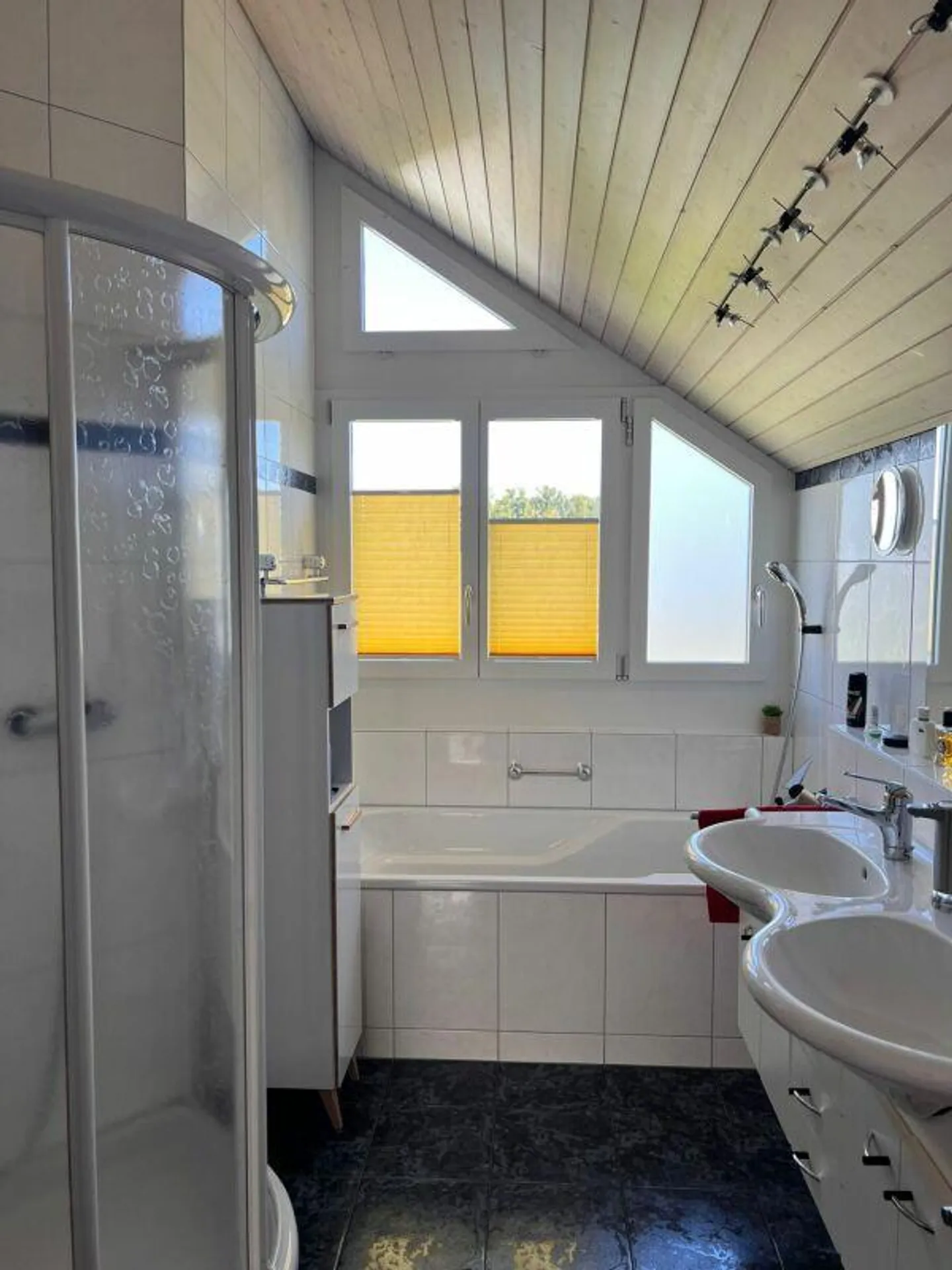 Grosszügige 6.5 Zimmer-Dachwohnung - Foto 4 von 8