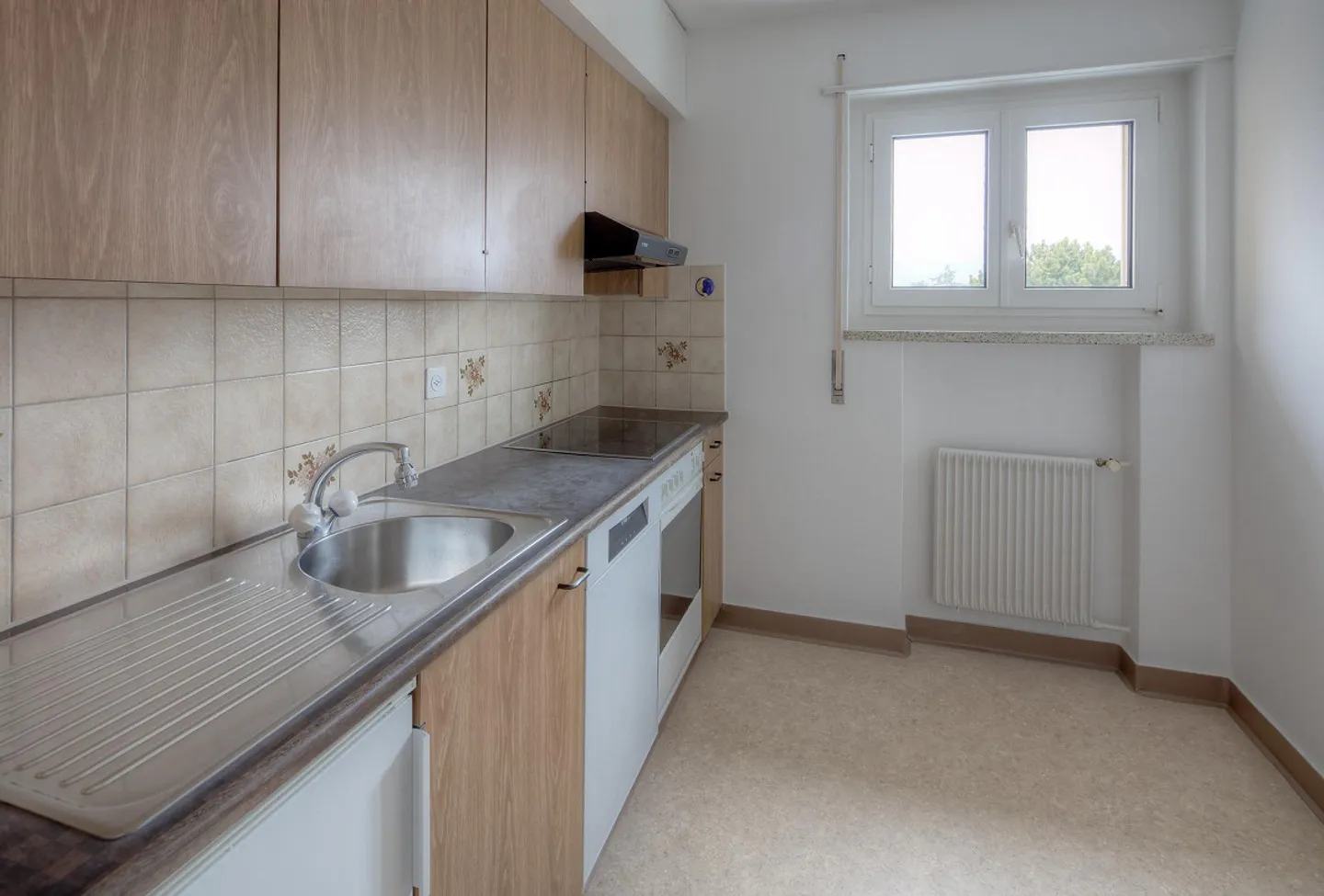 Where one lives and lets live. - Rent without deposit! - Photo 2 of 5