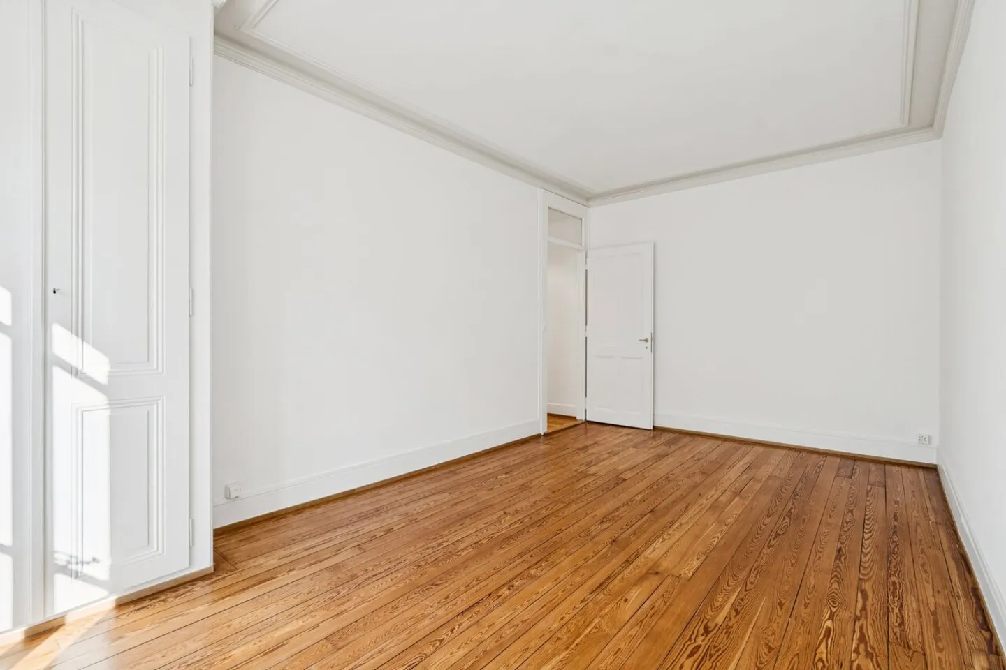 A fully renovated apartment in the Saint-Jean district - Photo 5 of 10