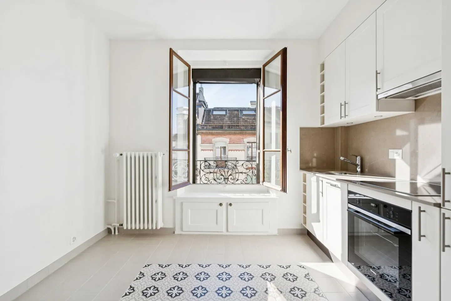 A fully renovated apartment in the Saint-Jean district - Photo 1 of 10