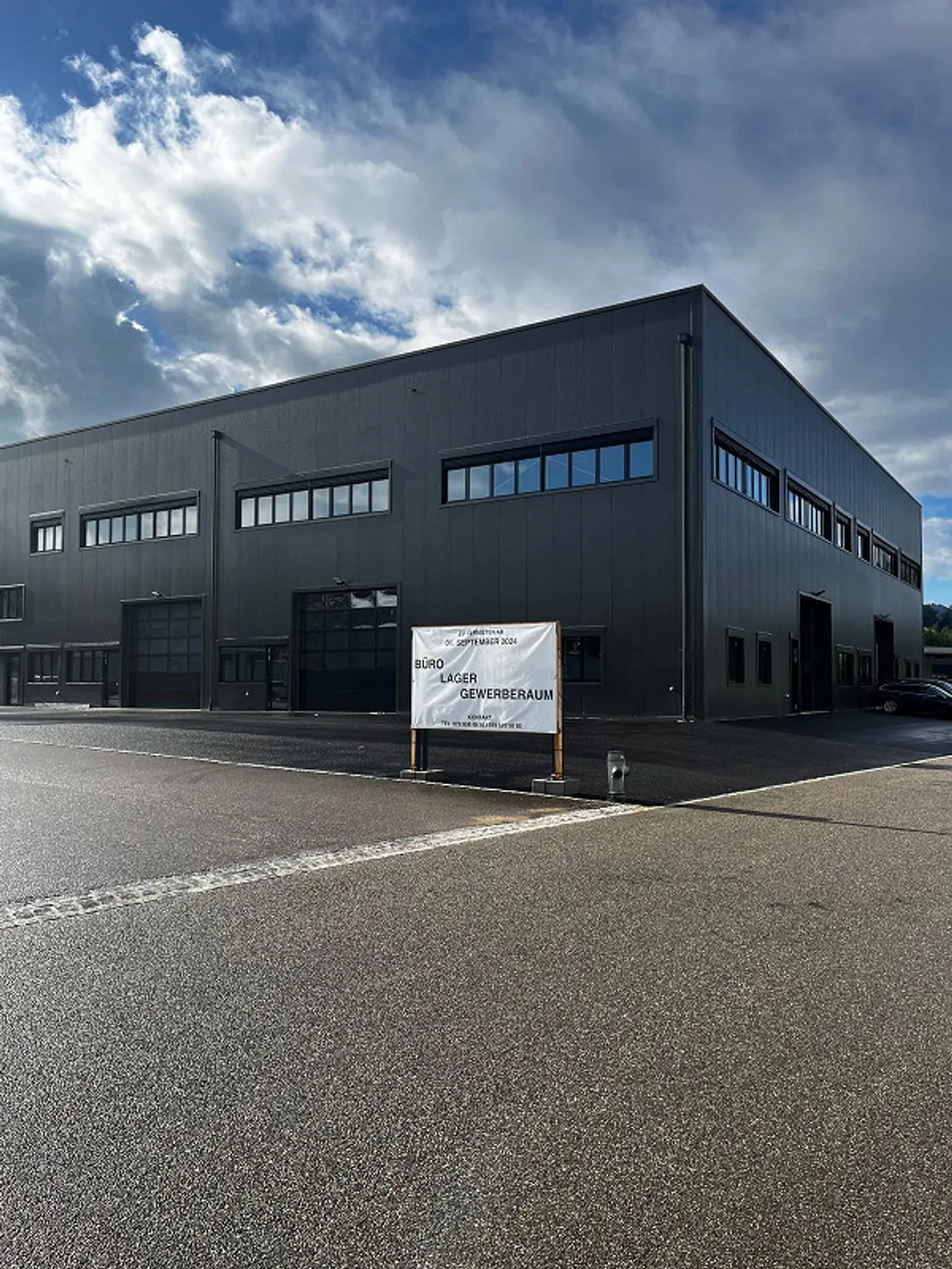 Spacious Warehouse - Photo 1 of 4