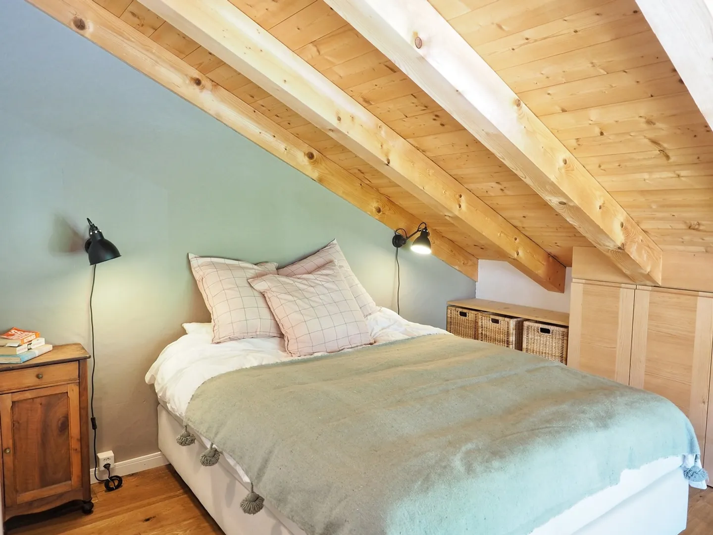 Beautiful penthouse available as a second home and close to the lifts - Photo 7 of 11