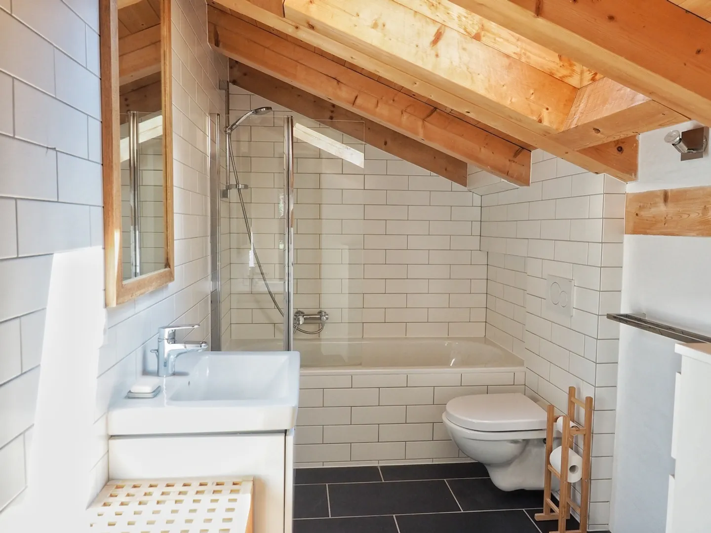 Beautiful penthouse available as a second home and close to the lifts - Photo 10 of 11