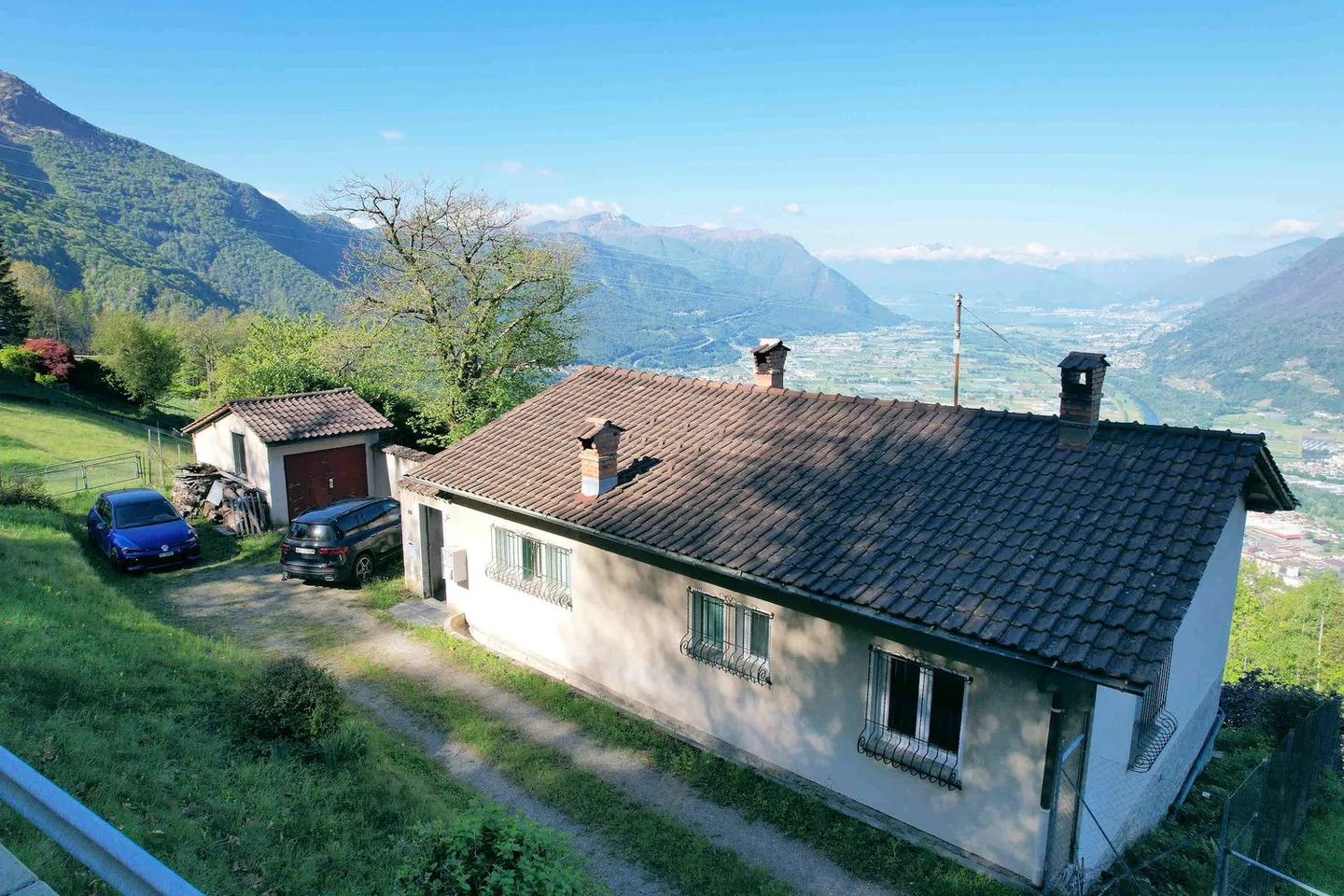 Renovierungsbedürftiges Haus mit Aussicht - Foto 2 von 19
